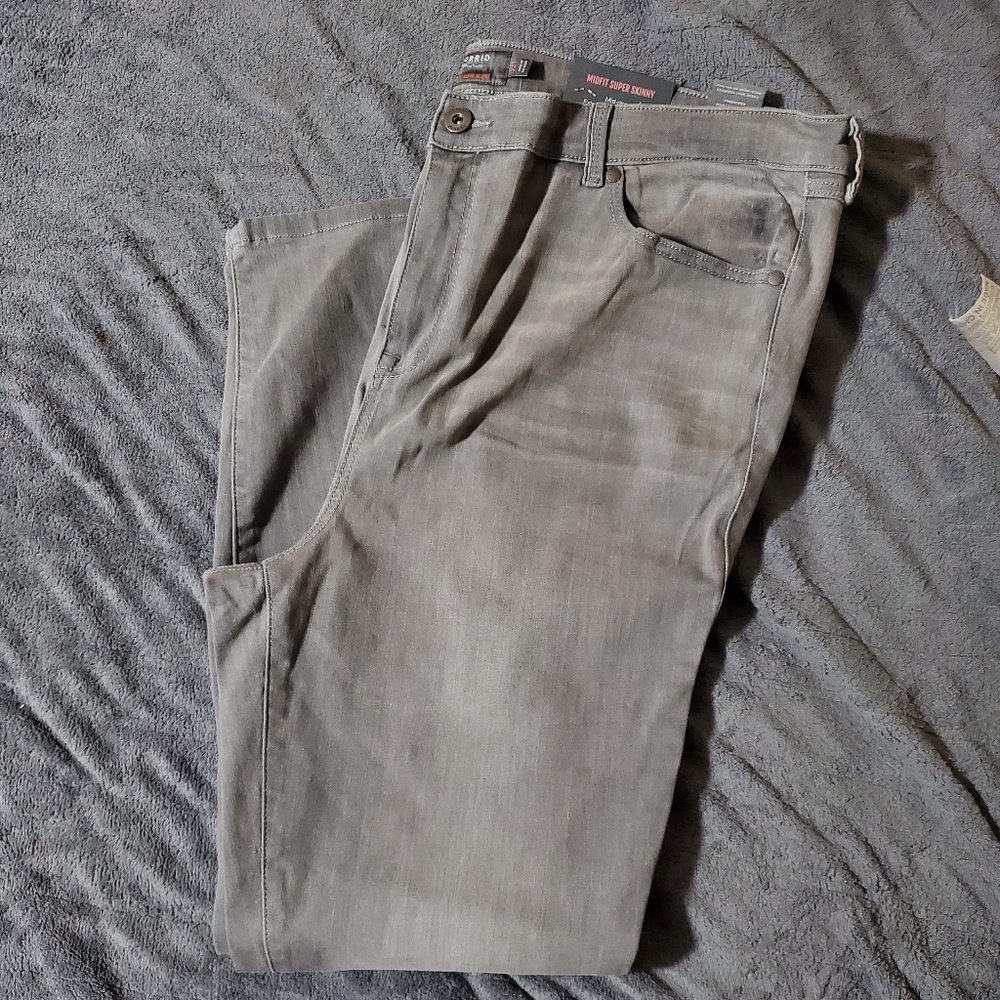 BNWTO--- Torrid MIDFIT SKINNY SUPER SOFT MID-RISE JEAN SIZE 22 TALL
